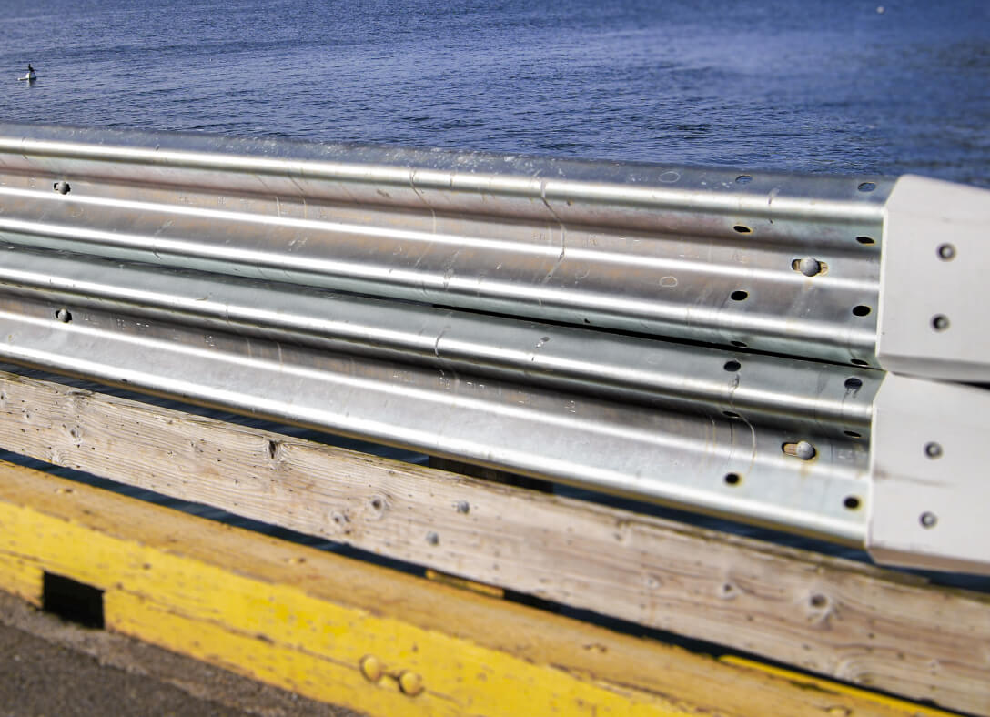 ModuGalv nanolaminated guard railing.